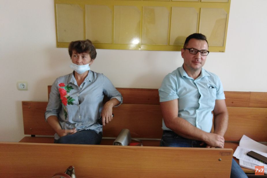 Зооволонтер Наталья Пчелкина и юрист Николай Юреня в суде