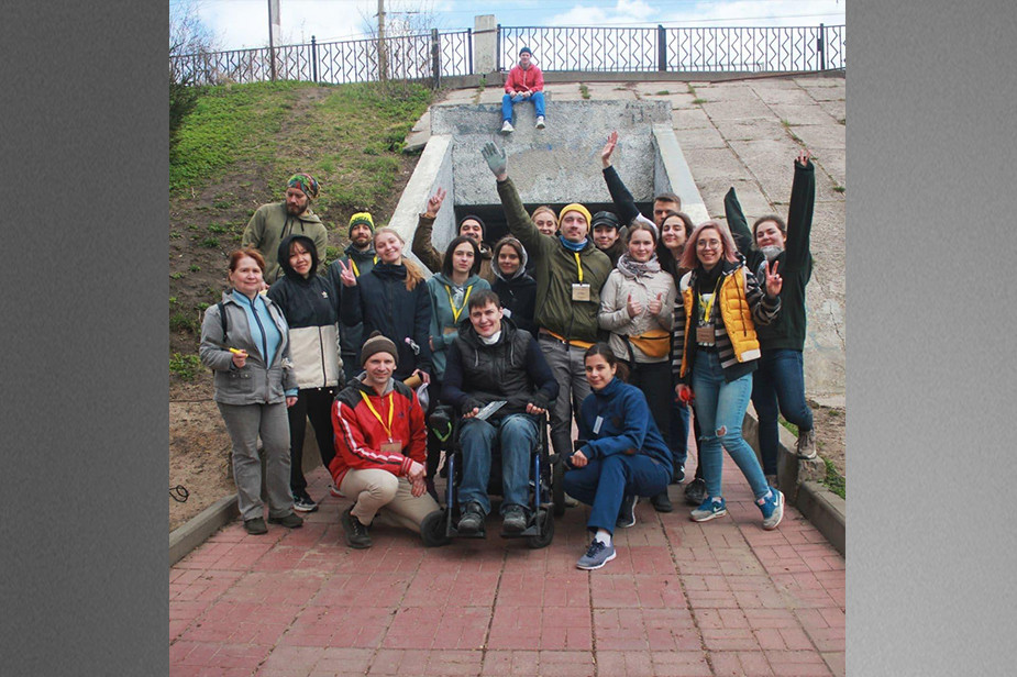 Команда, работавшая над благоустройством тонееля