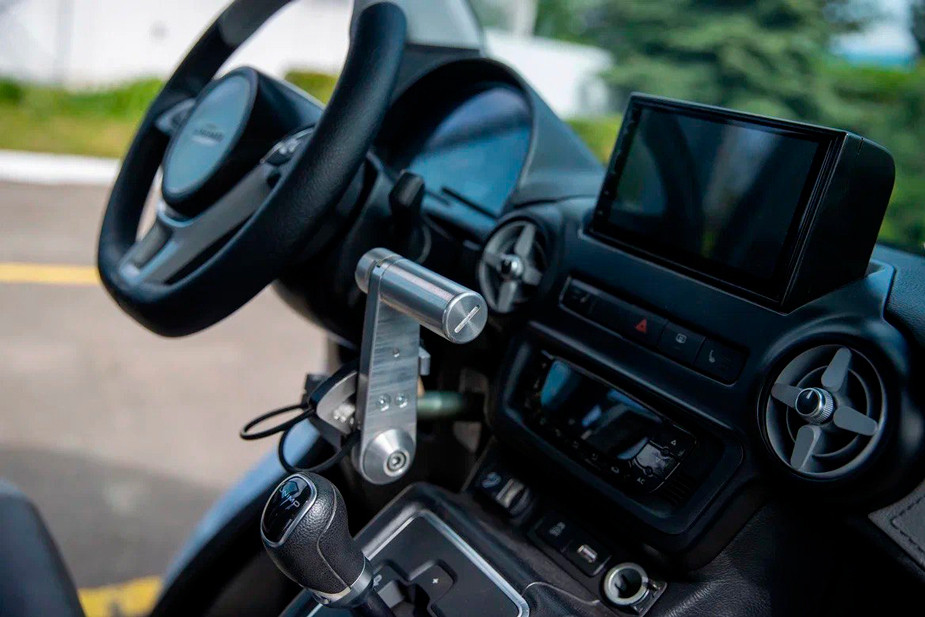 Машина на ручном управлении. Фото из группы фонда в VK: https://vk.com/wall-220872533_926