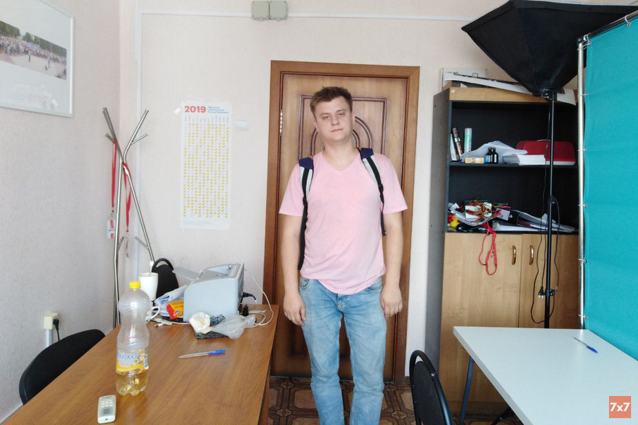 Координатор штаба Евгений Карпов в офисе